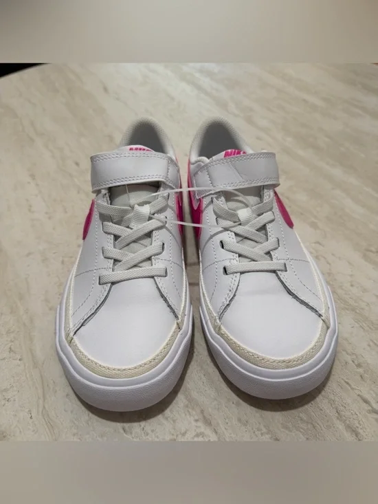 NWT Nike Little Girl Sneakers *1Y - Picture 3 of 8